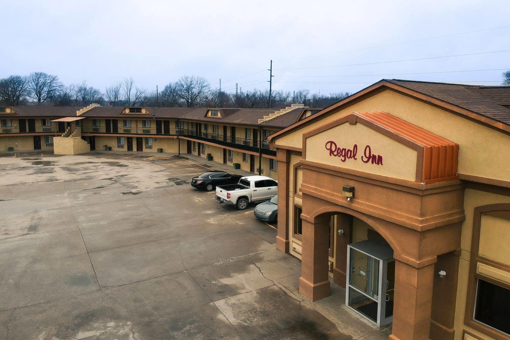 Regal Inn Coffeyville Exterior photo